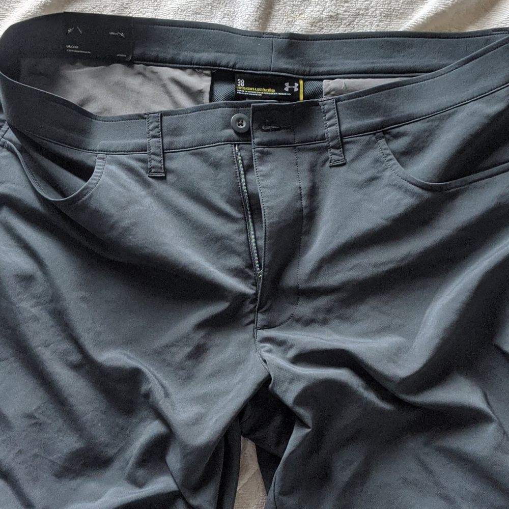Mens Under Armour Shorts 38
